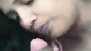 تجربة مثيرة: بنت سعودية تتفاعل مع راجل كبير في سكس مميز - سكس