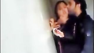 أحلى لحظات رومانسية من مصر - بوسات و قبلات مش ممكن تنساها! سكس